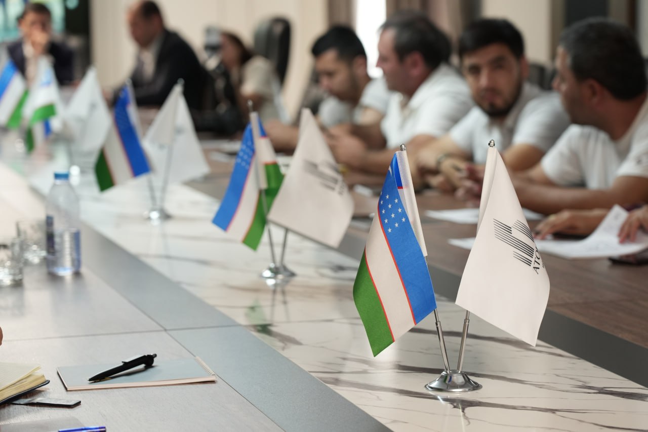 Namanganda ochiq muloqot: Uzbekistan Airways rahbariyati sayyohlik agentliklari va yoshlar uchun sayyor qabul o‘tkazdi