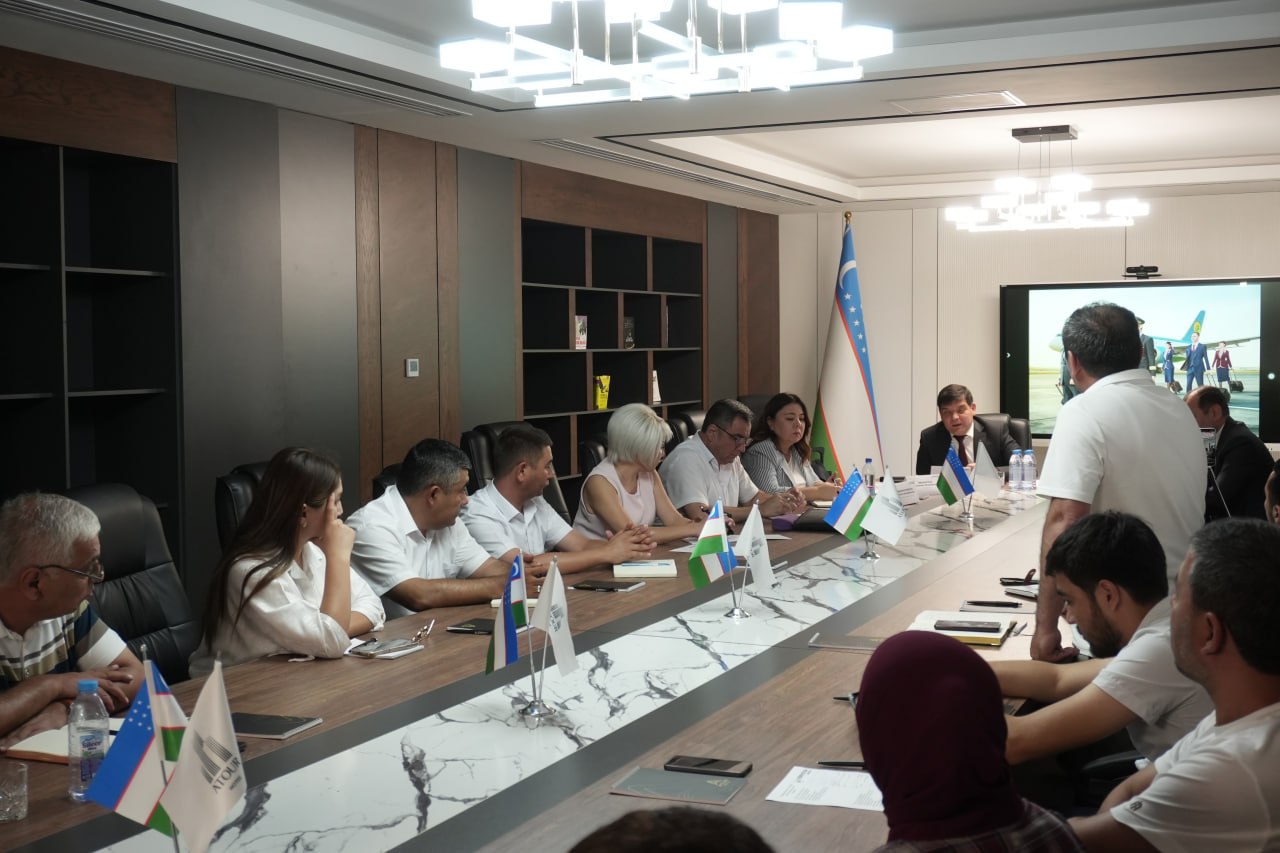 Namanganda ochiq muloqot: Uzbekistan Airways rahbariyati sayyohlik agentliklari va yoshlar uchun sayyor qabul o‘tkazdi