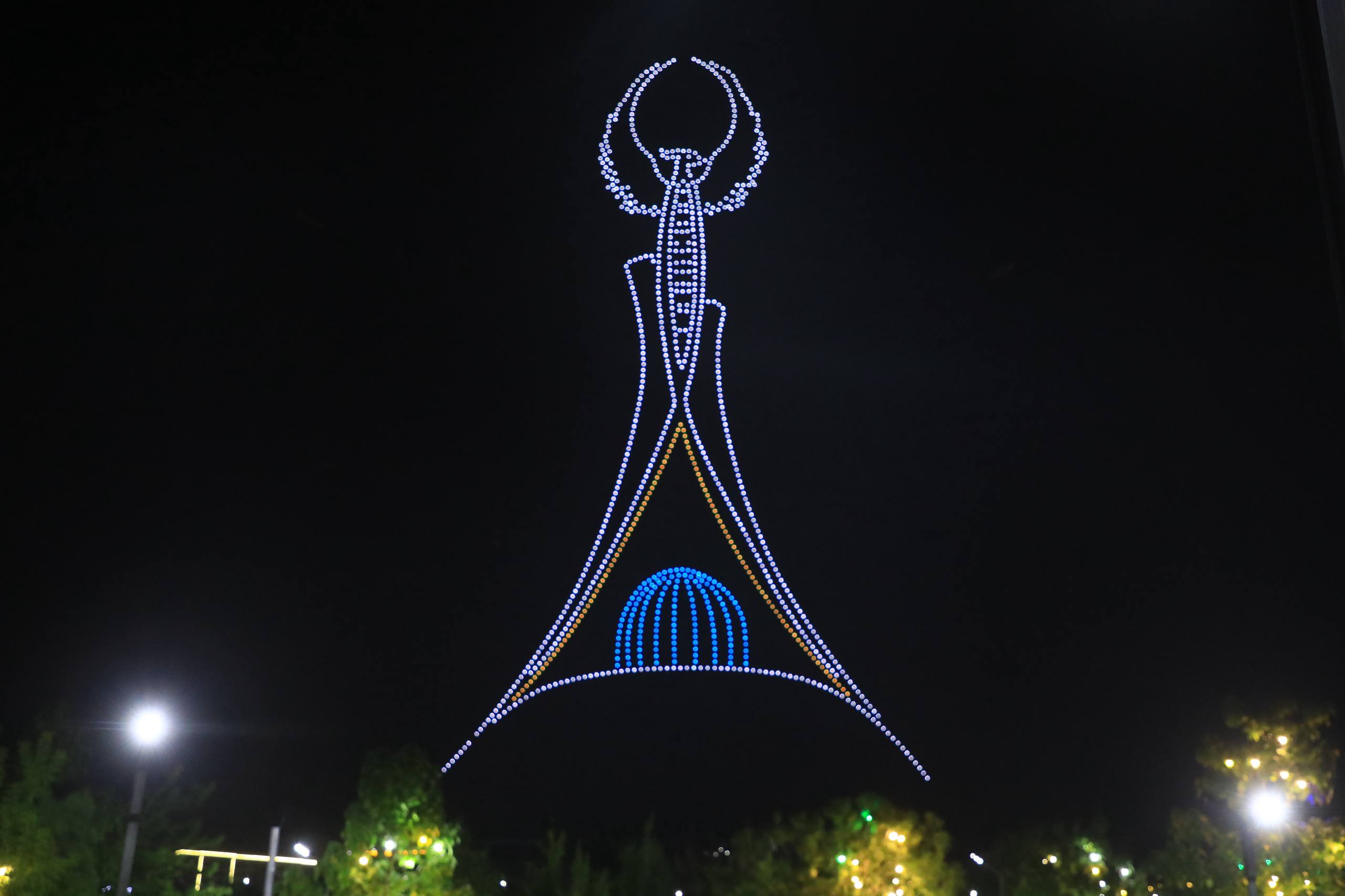 A spectacular show featuring one thousand drones amazed festival guests