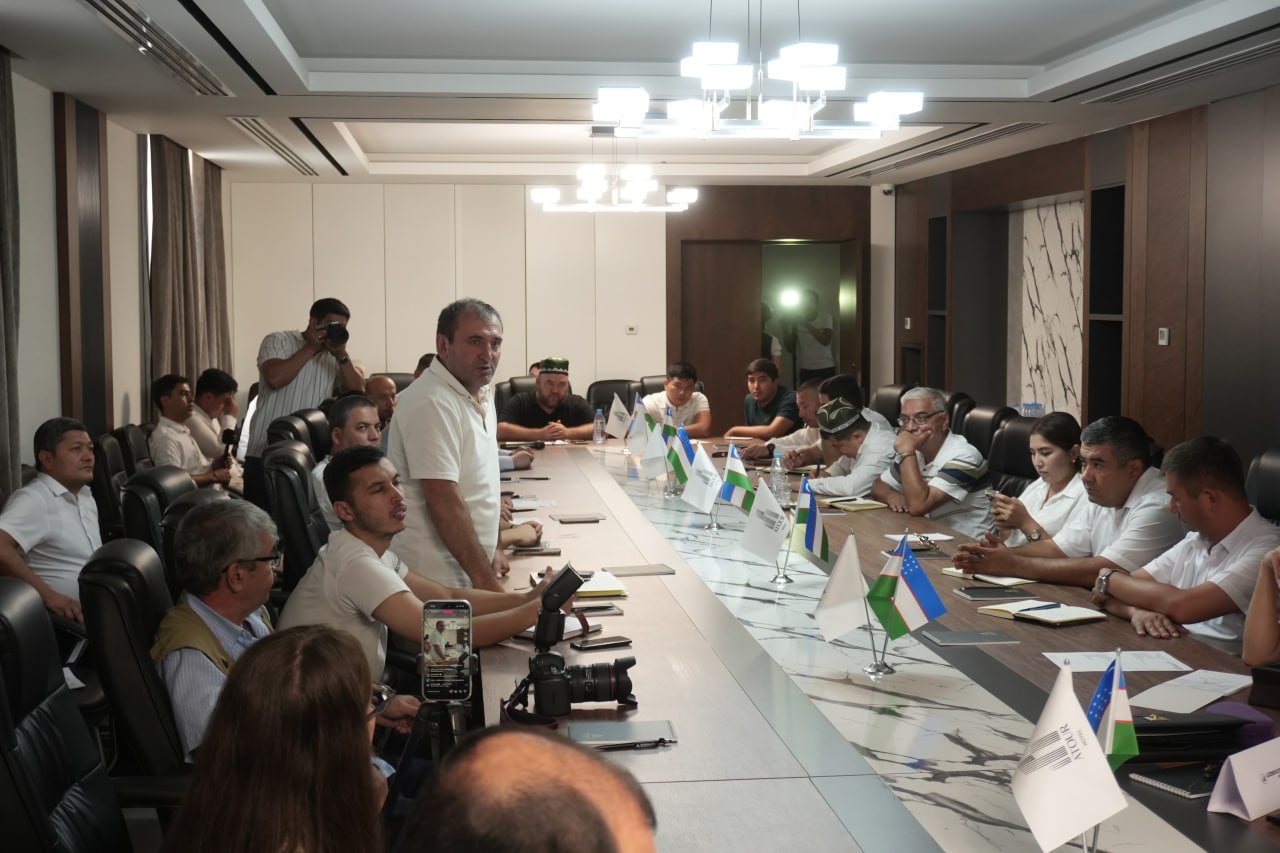 Namanganda ochiq muloqot: Uzbekistan Airways rahbariyati sayyohlik agentliklari va yoshlar uchun sayyor qabul o‘tkazdi