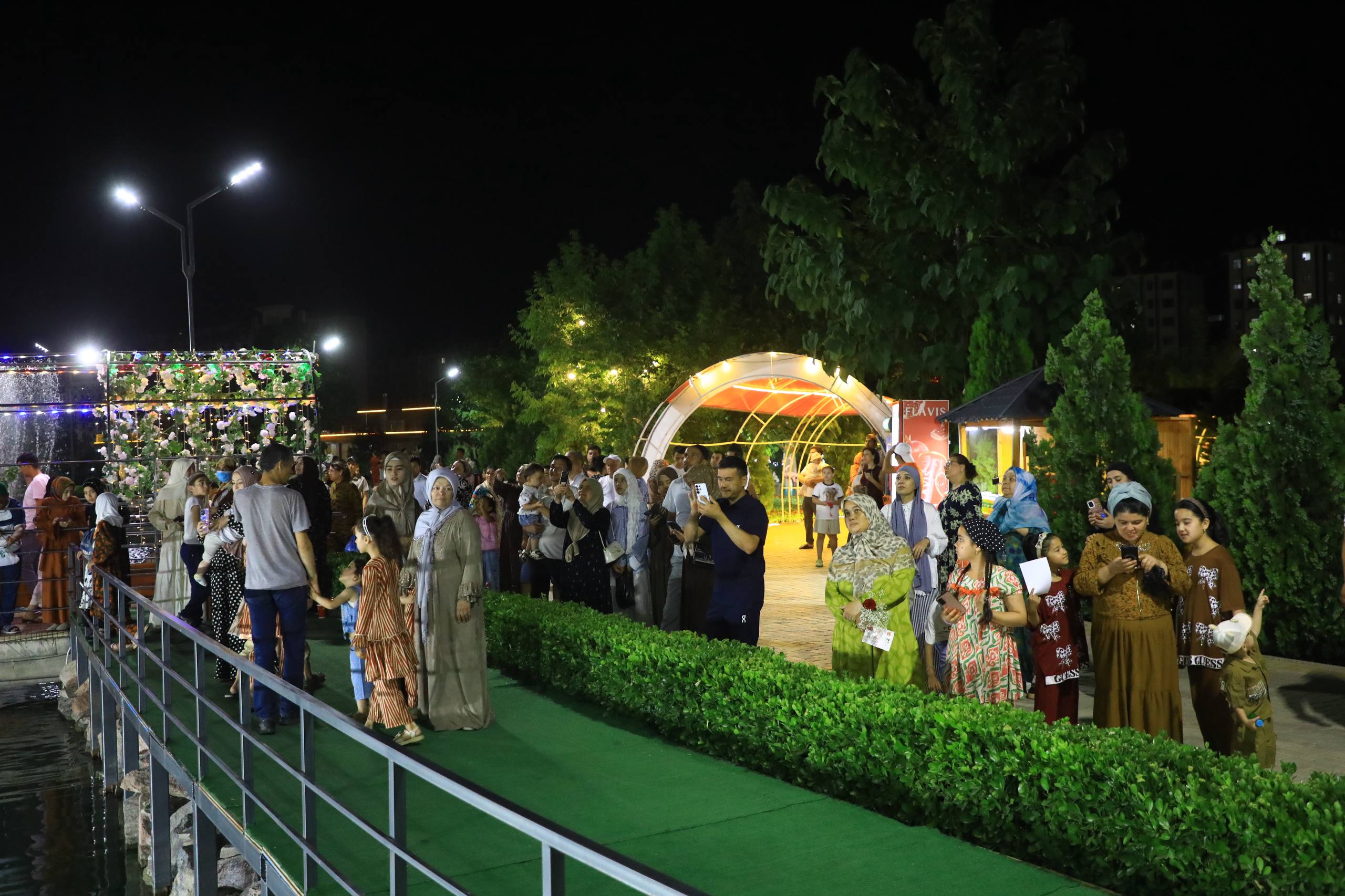 A spectacular show featuring one thousand drones amazed festival guests