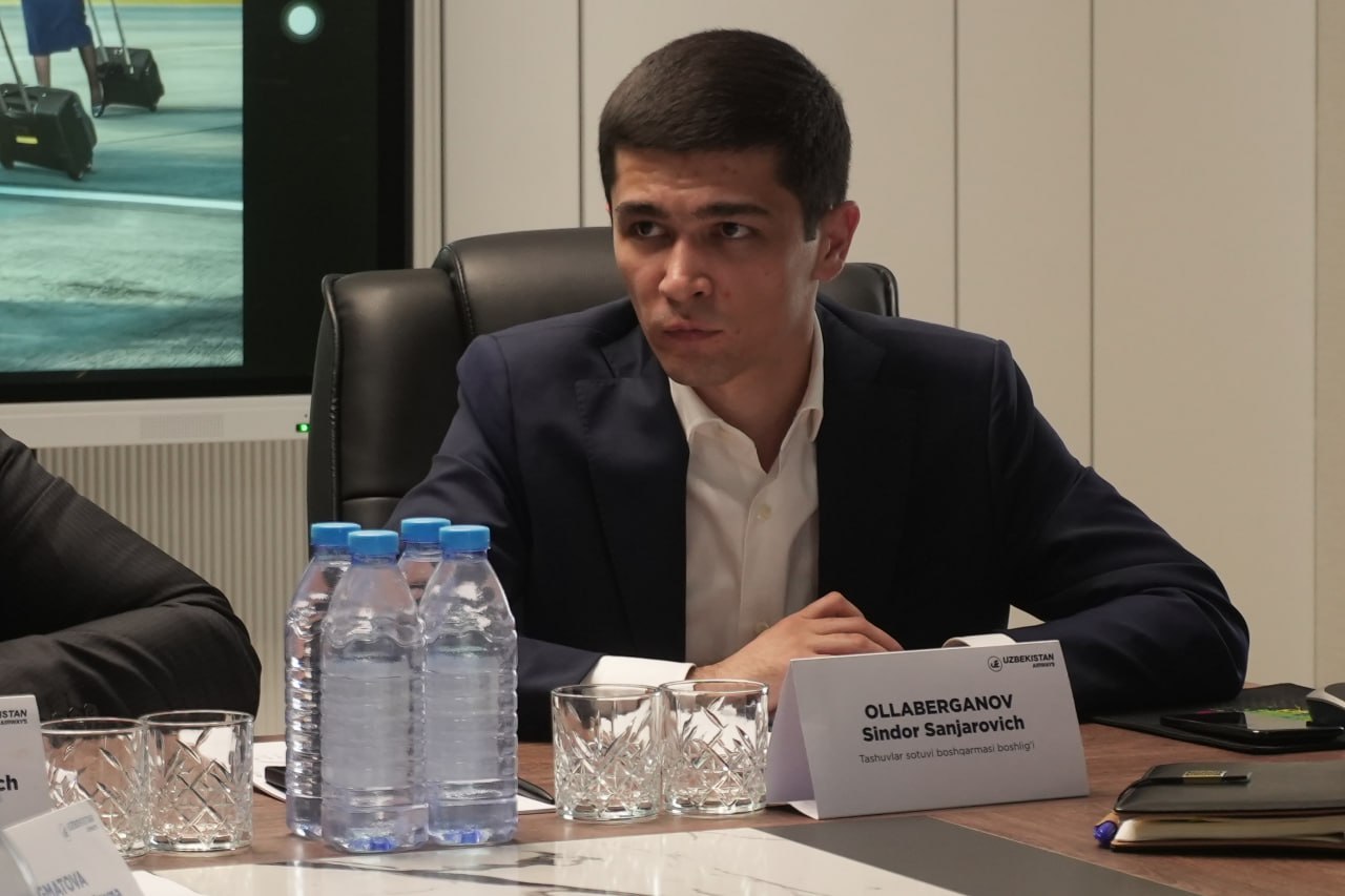 Namanganda ochiq muloqot: Uzbekistan Airways rahbariyati sayyohlik agentliklari va yoshlar uchun sayyor qabul o‘tkazdi