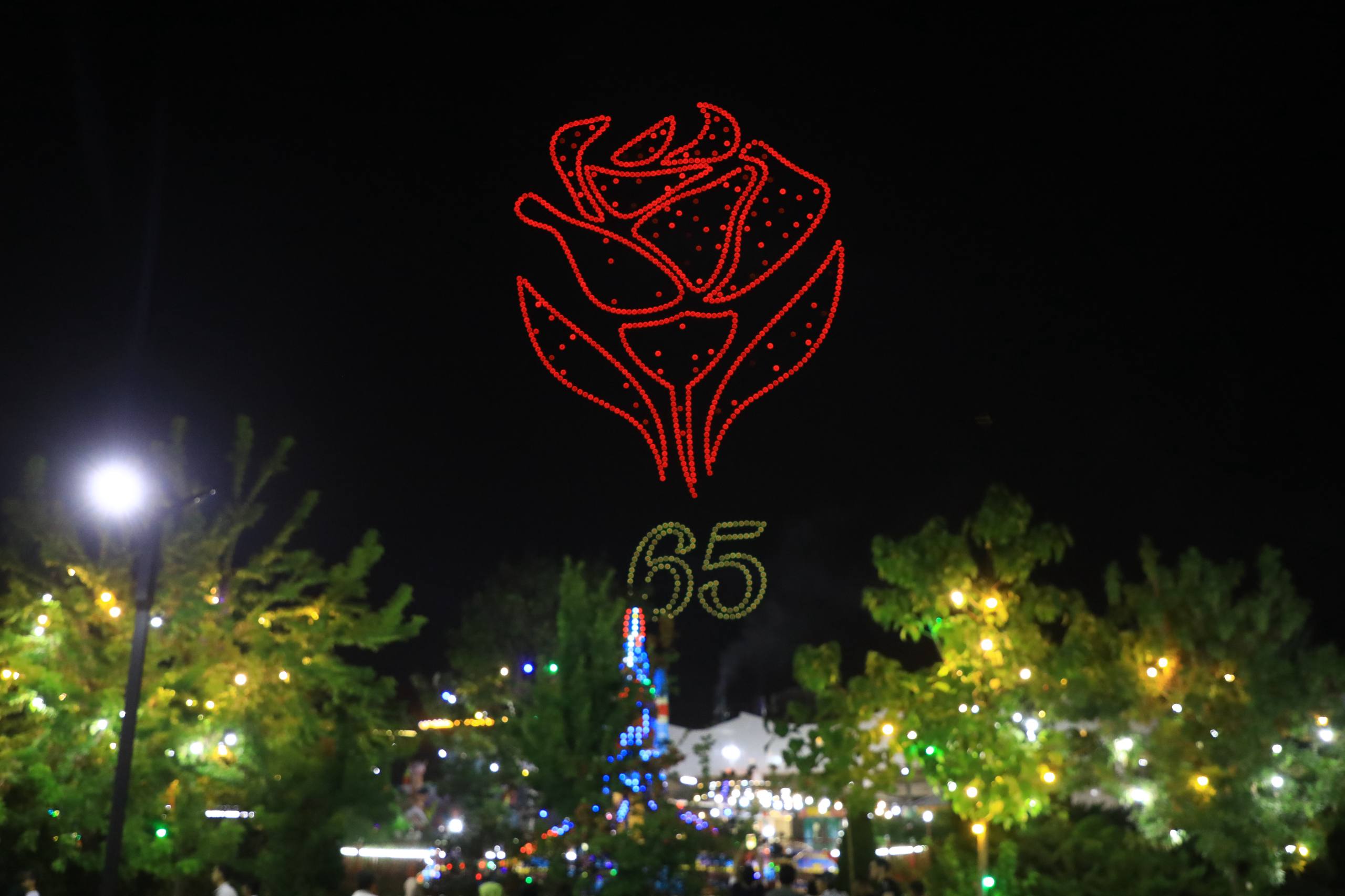 A spectacular show featuring one thousand drones amazed festival guests