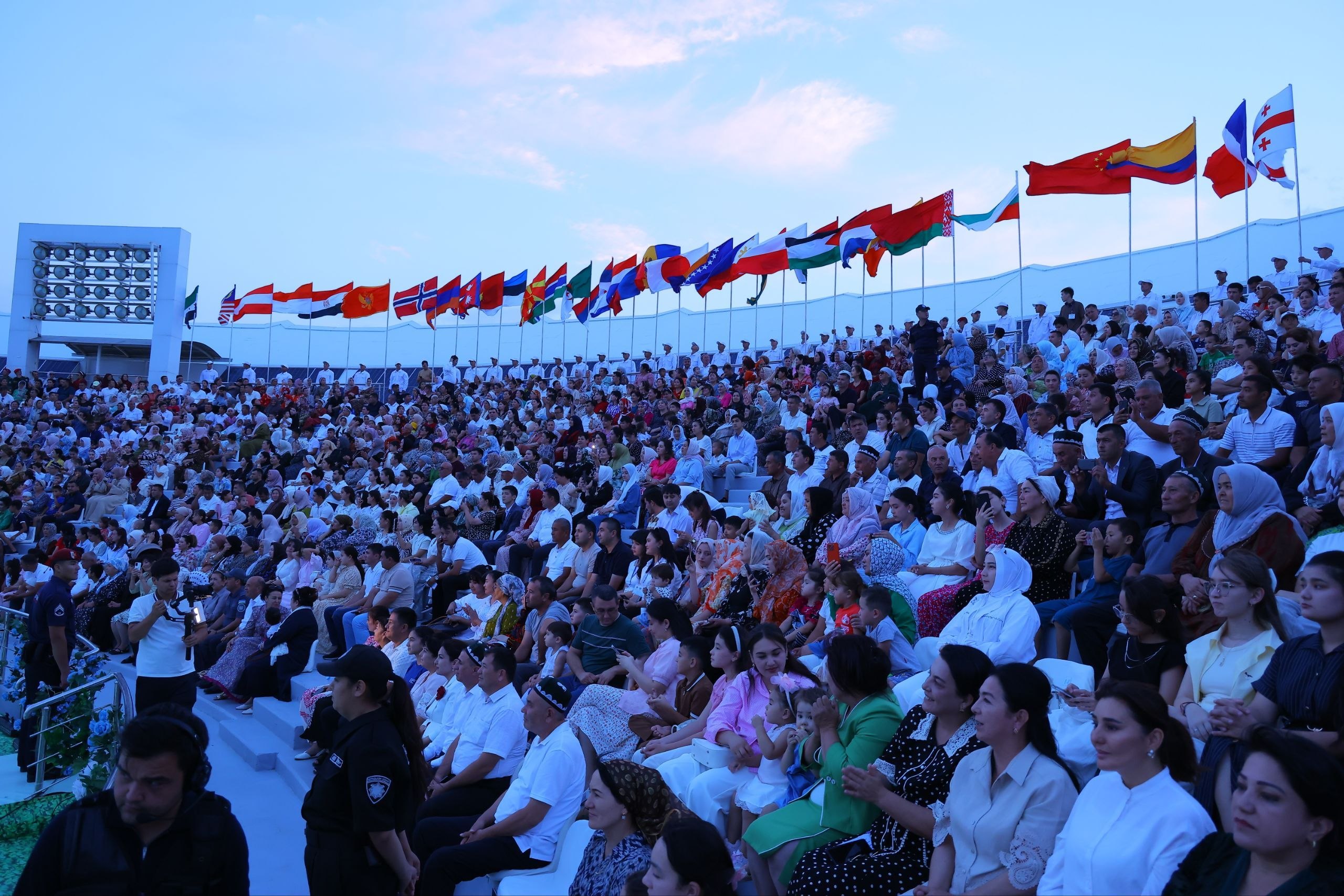 The 65th International Flower Festival Becomes a Global Cultural and Tourism Event